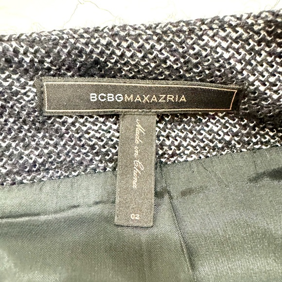 BCBG MaxAzria Black Tweed Skirt. - Picture 4 of 7